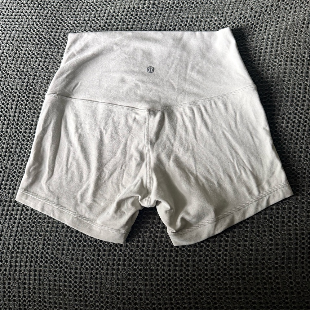lululemon align 4” shorts in bone